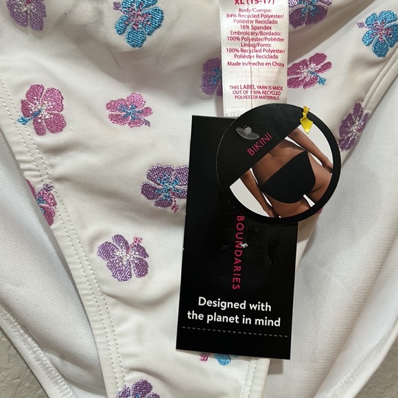 XL Bikini Bottom No Boundaries new w/tag - Picture 2 of 4